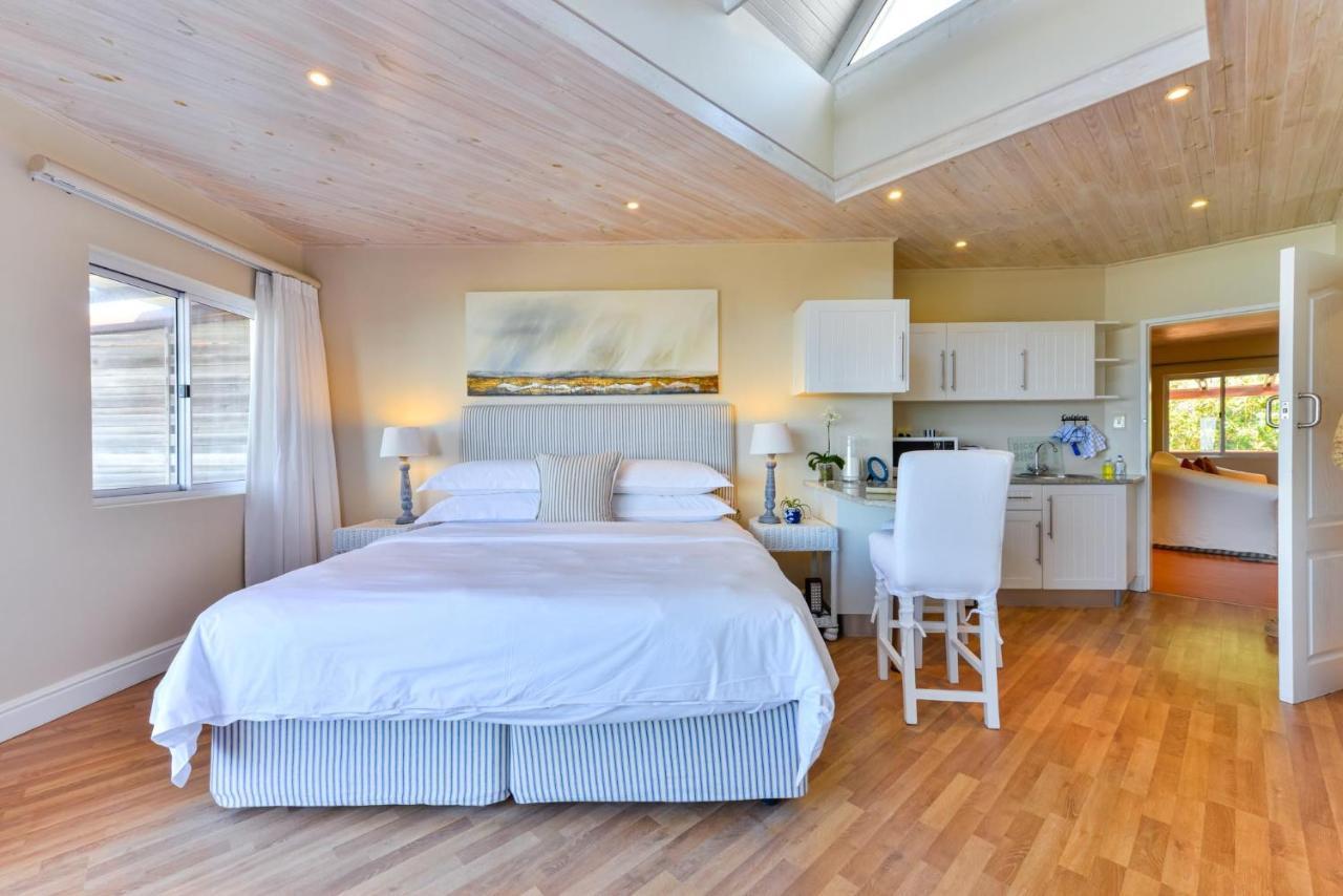 Singing Kettle Beach Lodge Keurboomstrand Esterno foto
